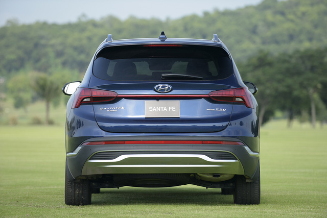 Hyundai Santa Fe 2021 chính thức ra mắt tại Việt Nam, giá từ 1,03 đến 1,34 tỷ đồng - Ảnh 4.