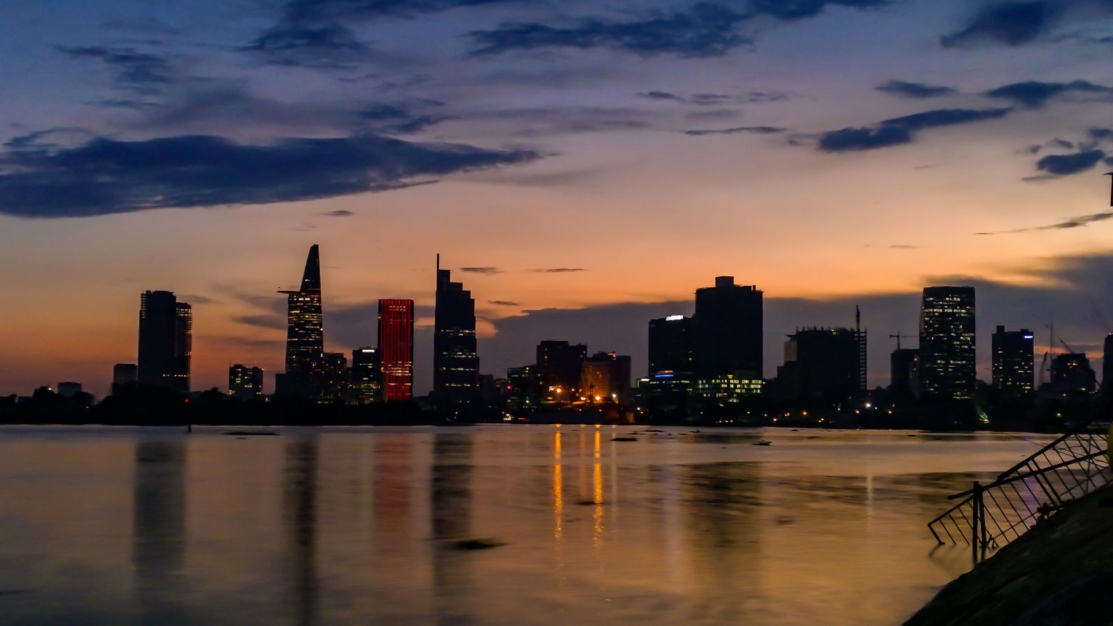 Lỡ thương Sài Gòn