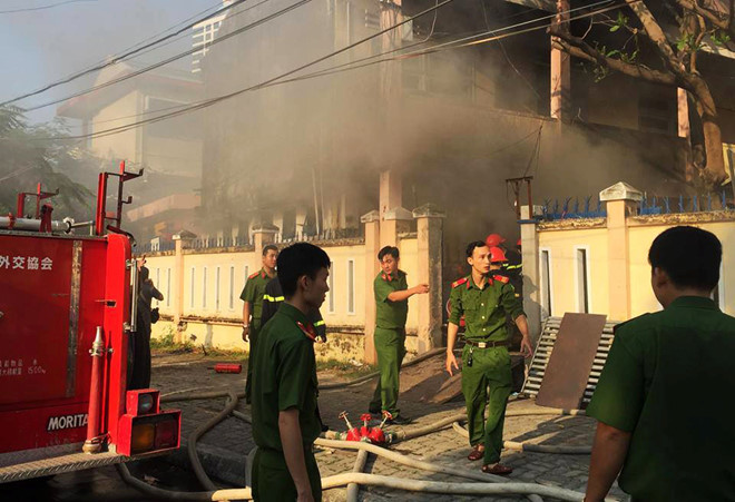 Chay nha kho o truong hoc, hang tram hoc sinh so tan hinh anh 1