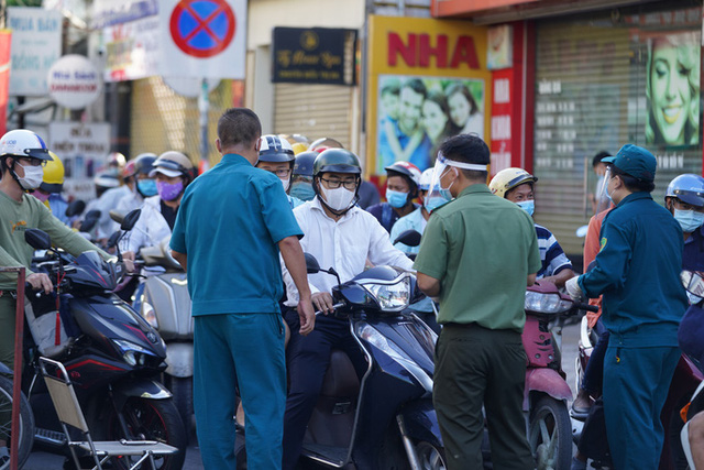  Người dân Gò Vấp phải khai báo y tế rõ ràng để vào khu trung tâm TP HCM  - Ảnh 2.